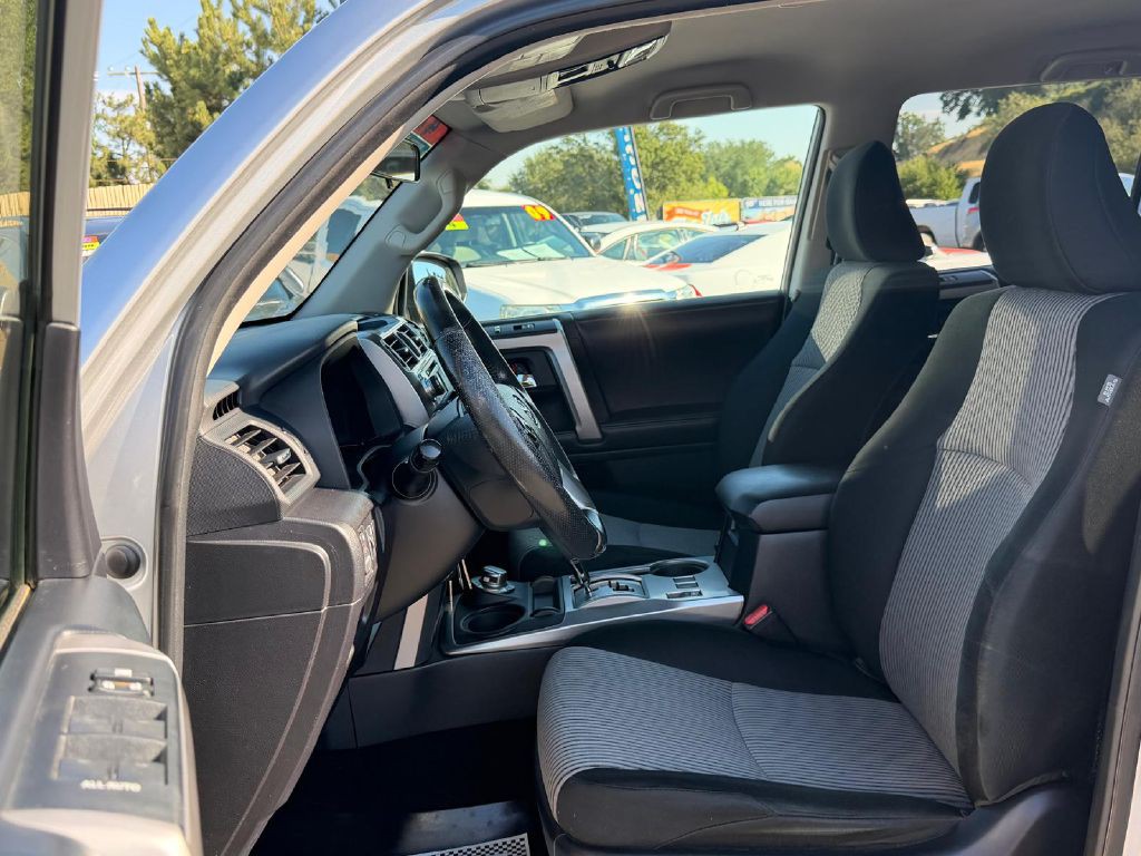 2015 Toyota 4Runner Image 12