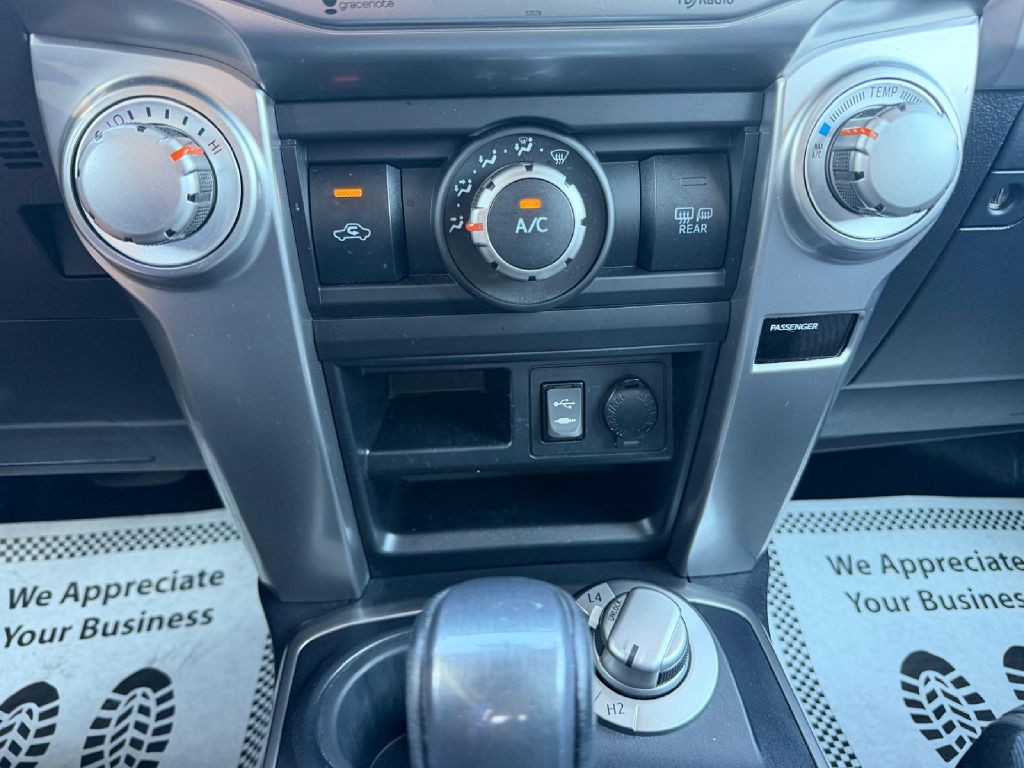 2015 Toyota 4Runner Image 24