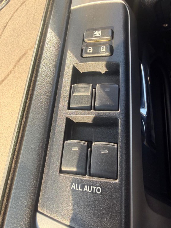 2015 Toyota 4Runner Image 31