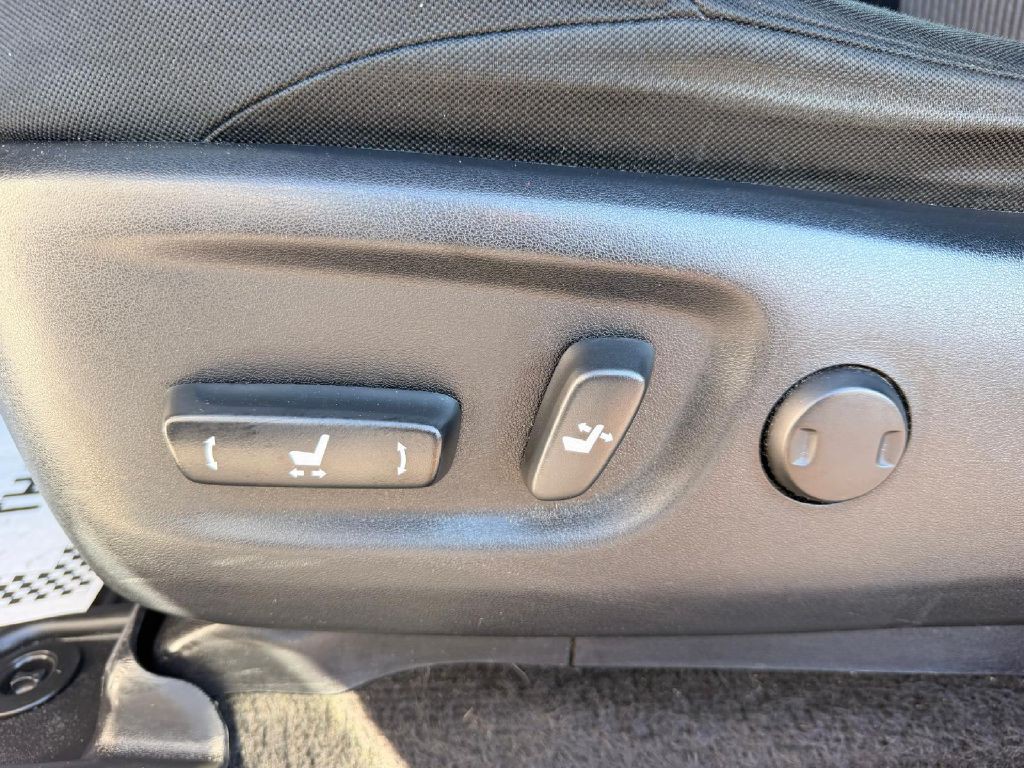 2015 Toyota 4Runner Image 32