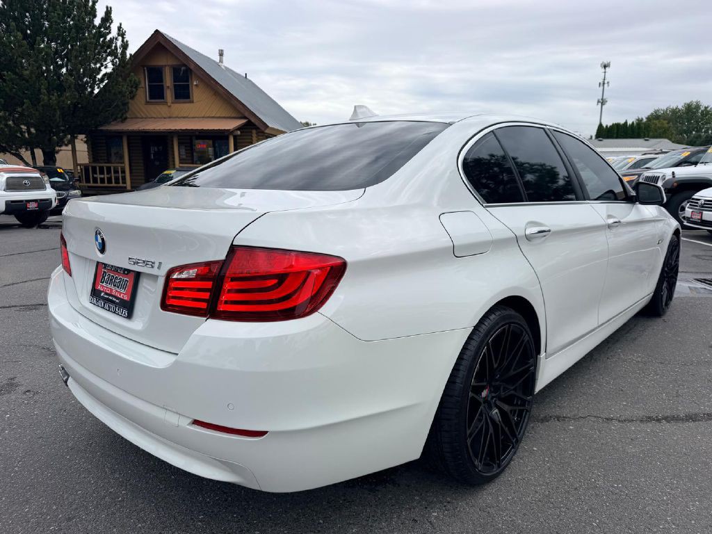2013 BMW 5 Series Image 7