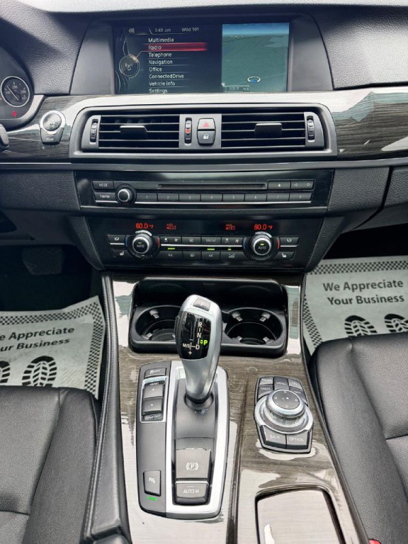 2013 BMW 5 Series Image 19