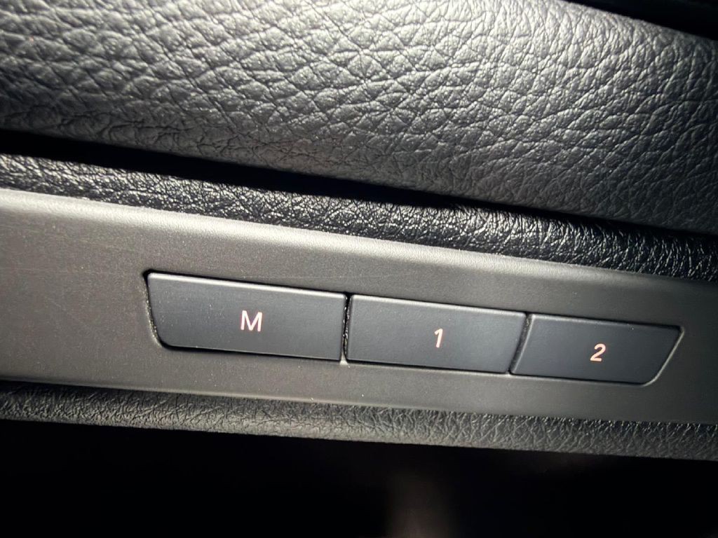 2013 BMW 5 Series Image 30
