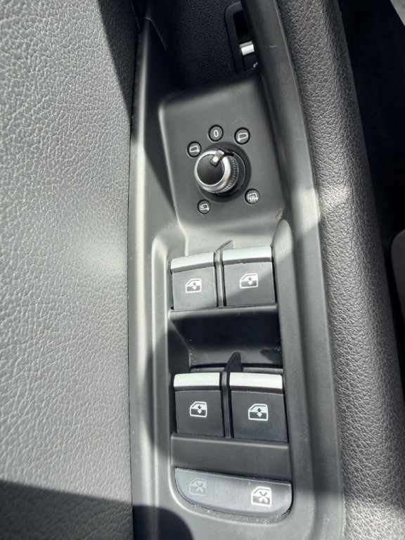 2017 Audi A4 Image 30