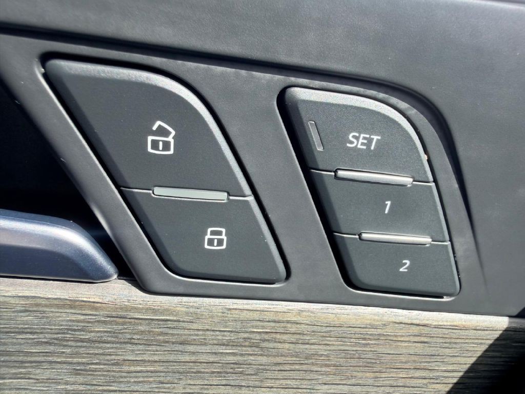 2017 Audi A4 Image 31