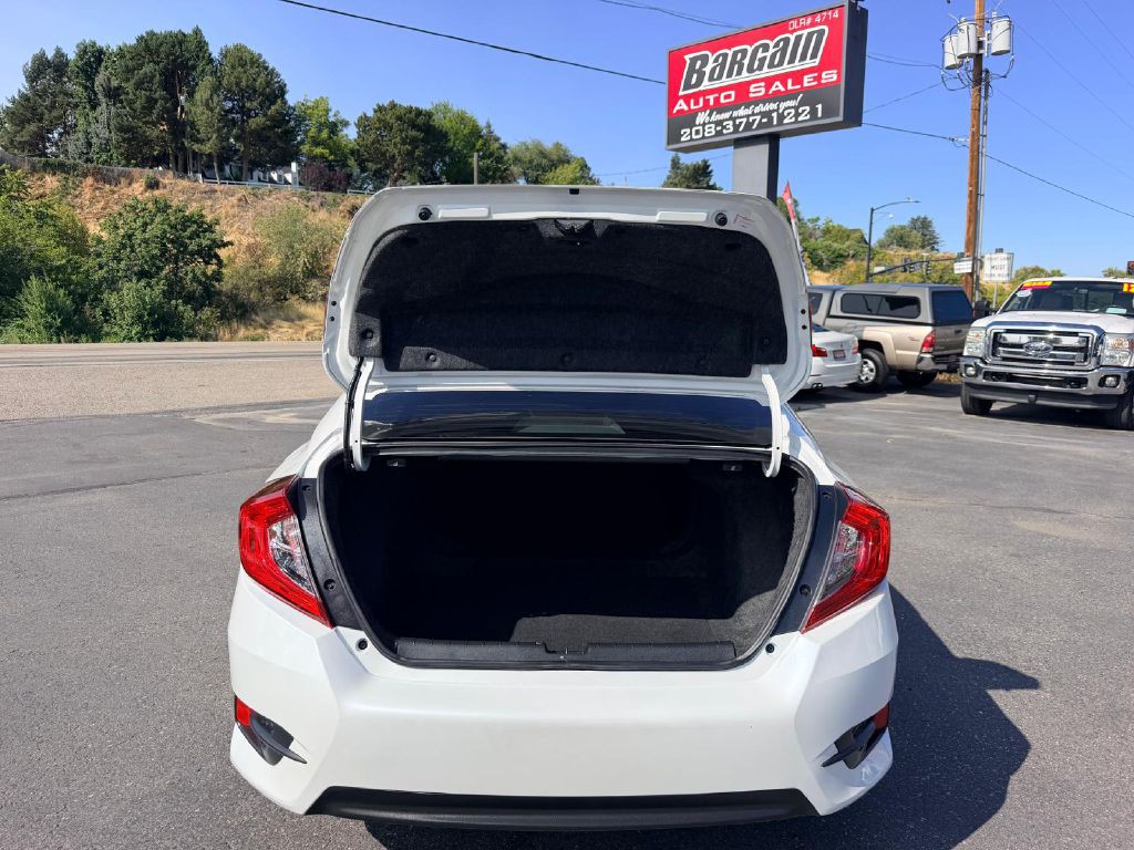 2016 Honda Civic Image 11