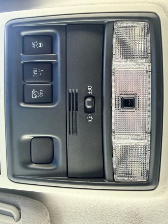 2018 Toyota 4Runner Image 34