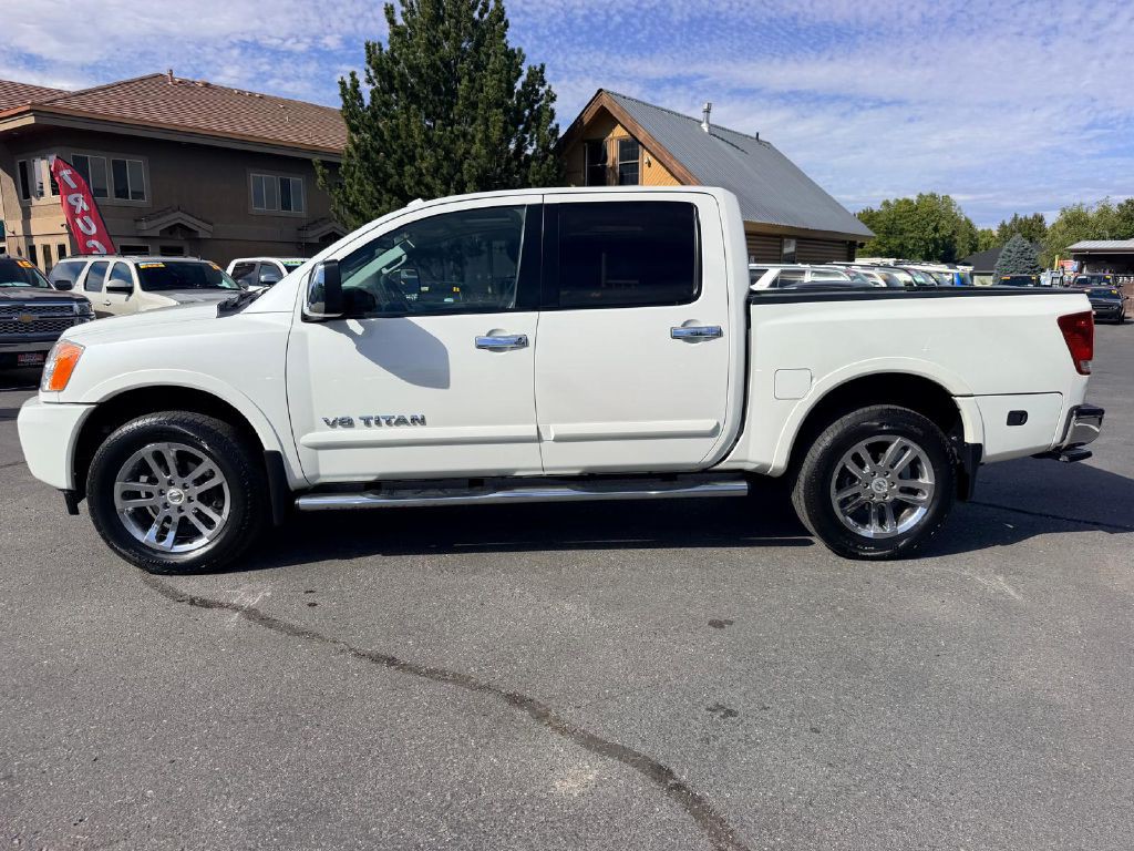 2015 Nissan Titan Image 4