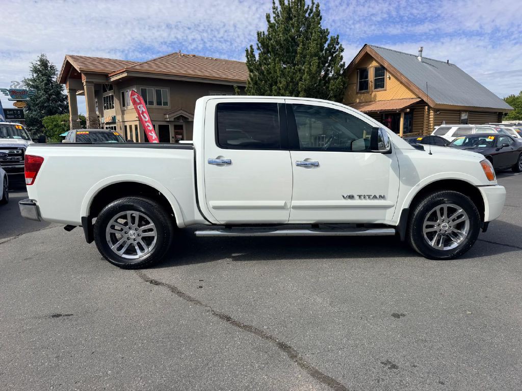 2015 Nissan Titan Image 8