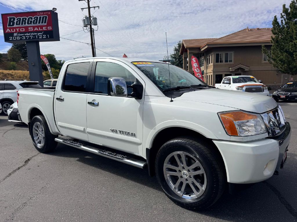 2015 Nissan Titan Image 9