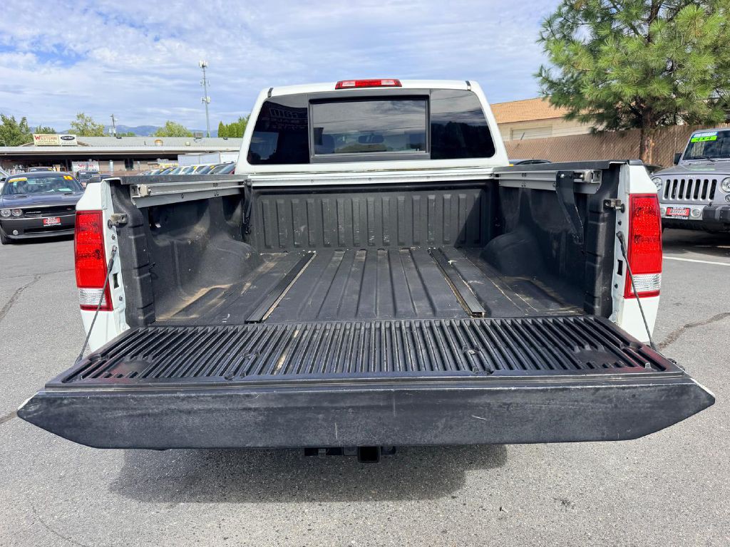2015 Nissan Titan Image 11