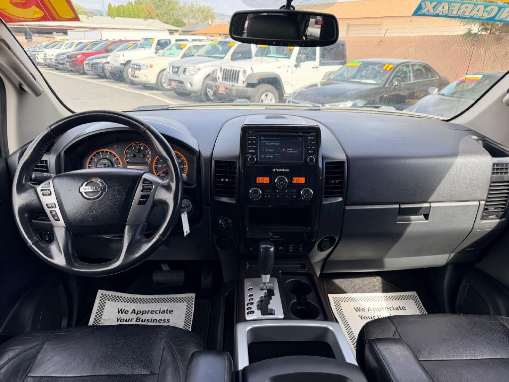 2015 Nissan Titan Image 16