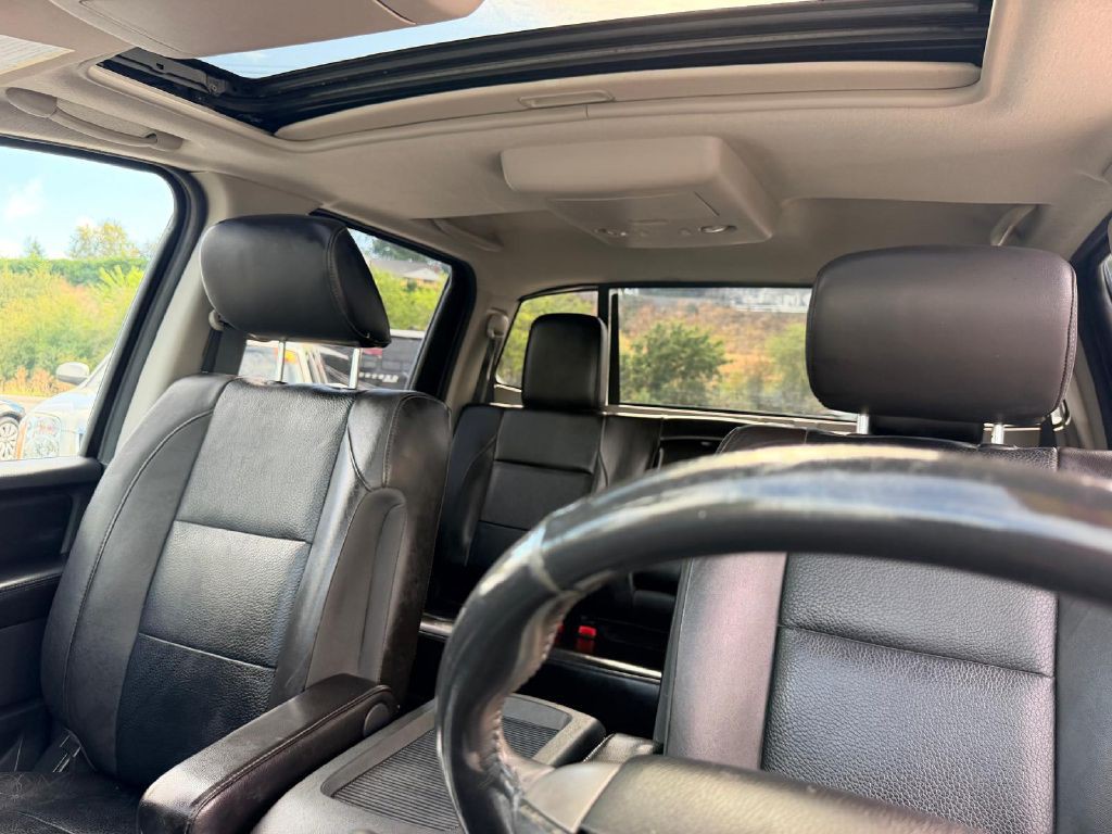 2015 Nissan Titan Image 33