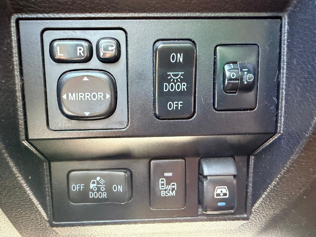 2015 Toyota Tundra Image 31