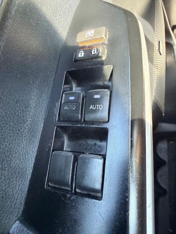 2015 Toyota Tundra Image 32