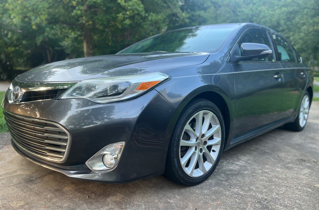2014 Toyota Avalon Image 2