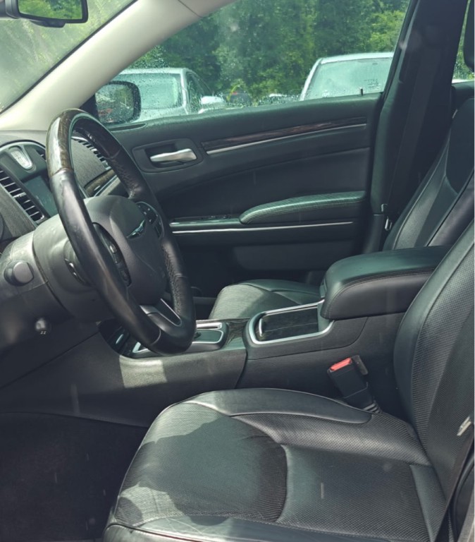 2018 Chrysler 300 Image 5
