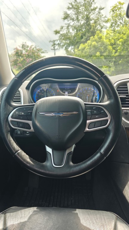 2018 Chrysler 300 Image 6