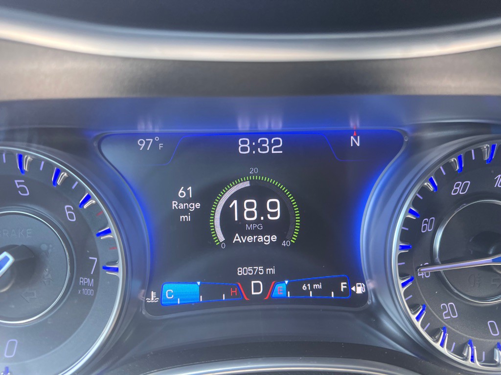 2018 Chrysler 300 Image 8