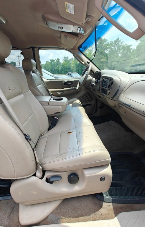 2002 Ford F-150 Image 8