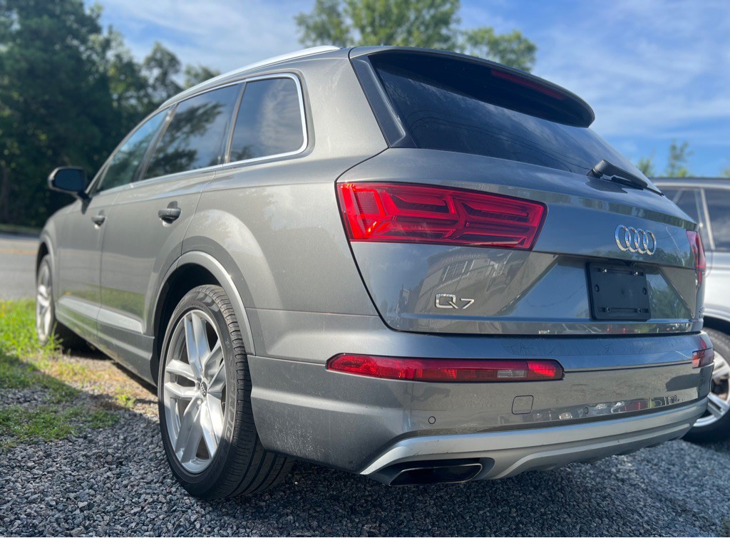 2017 Audi Q7 Image 2