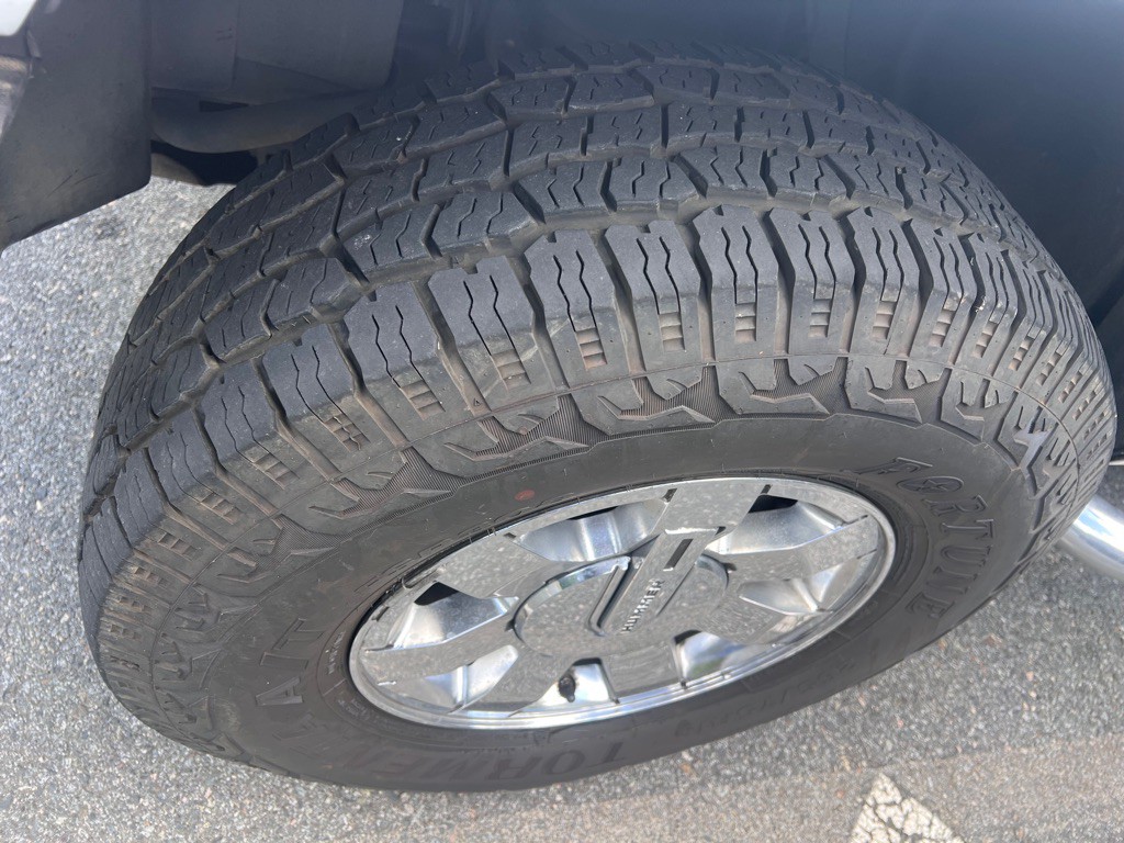 2008 HUMMER H3 Image 12