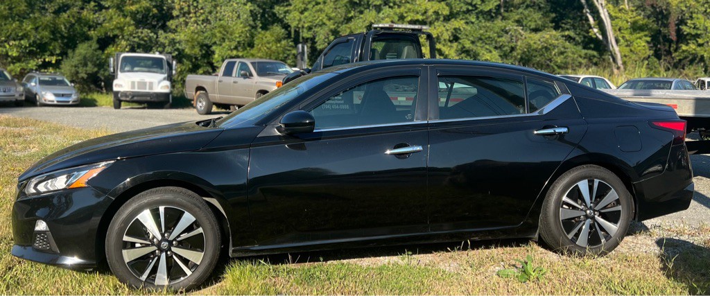 2021 Nissan Altima Image 2