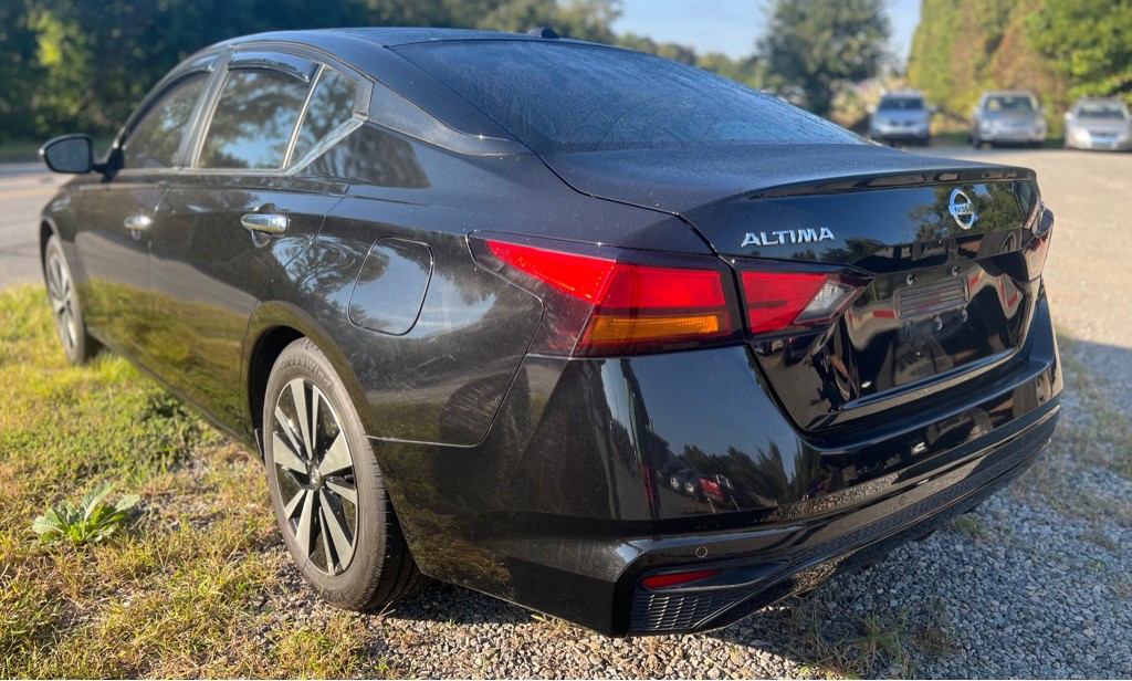 2021 Nissan Altima Image 4
