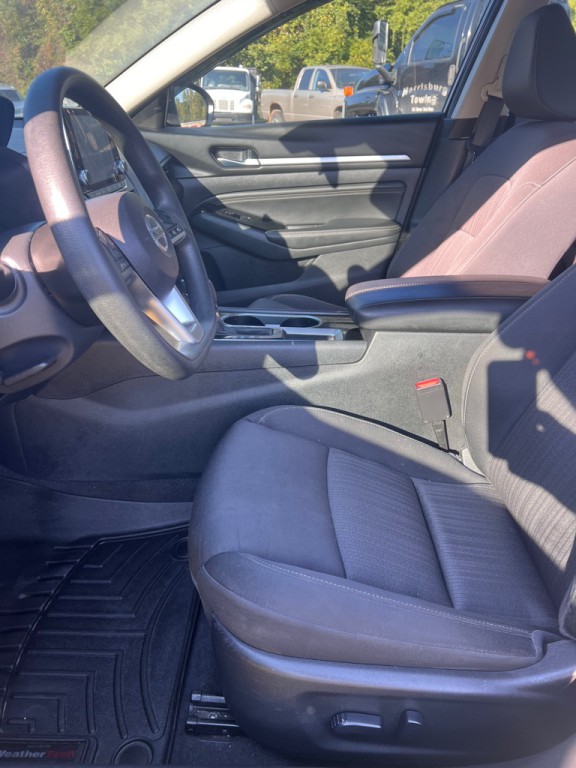2021 Nissan Altima Image 9