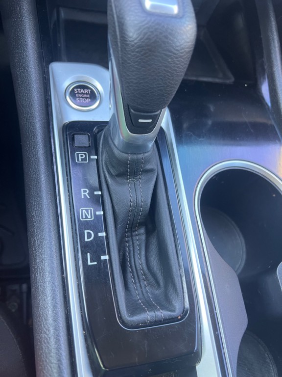 2021 Nissan Altima Image 10