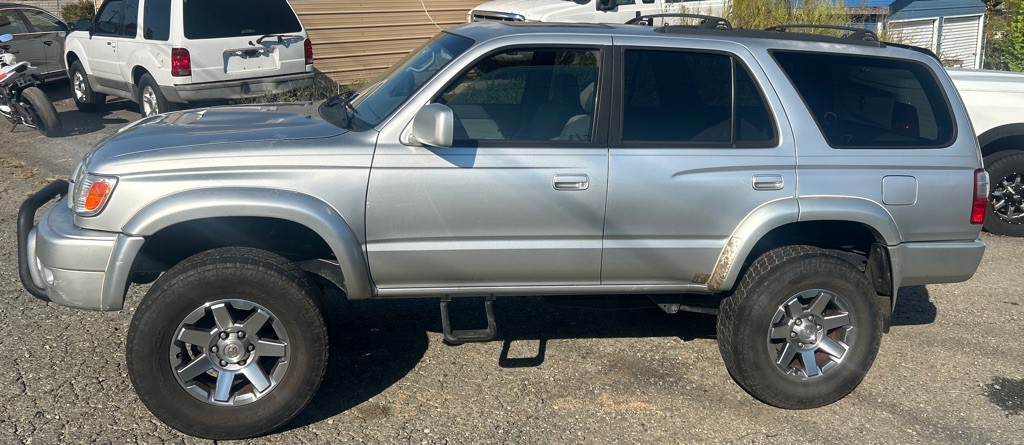 2001 Toyota 4Runner Image 3