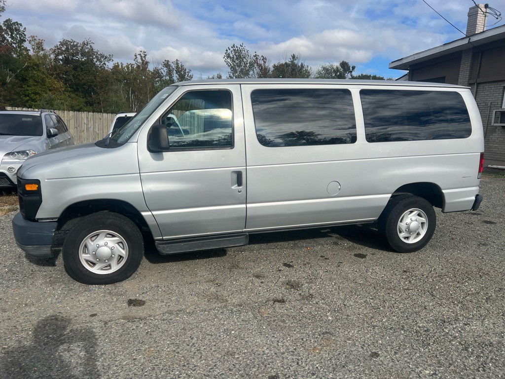 2011 Ford Econoline Image 5
