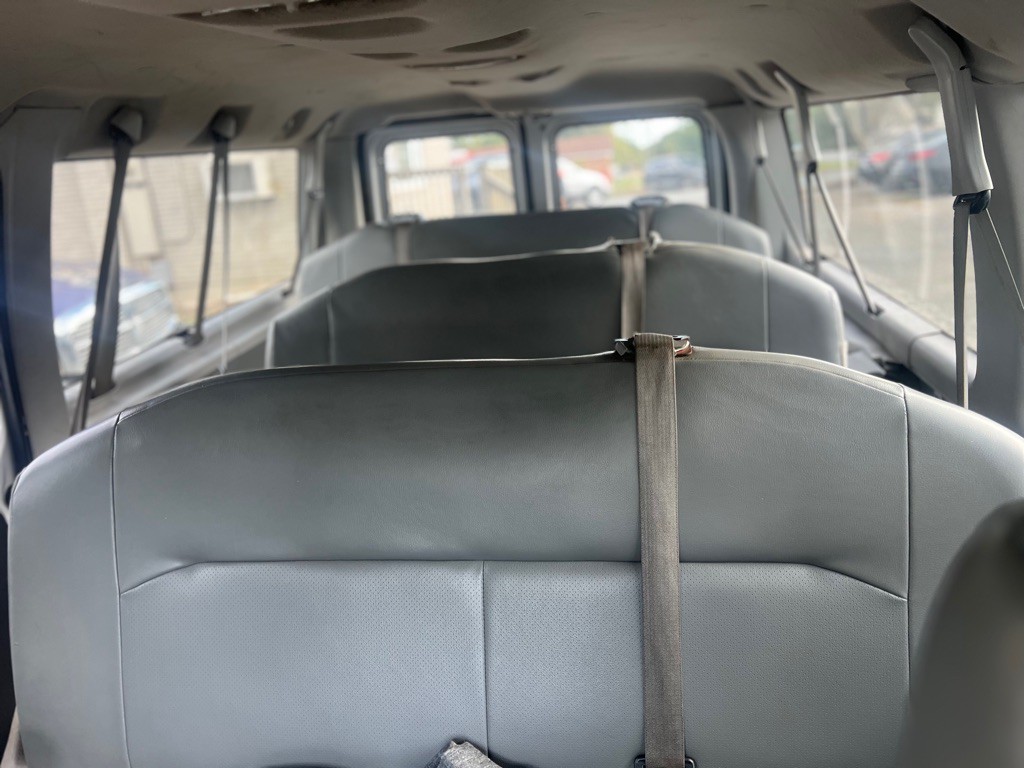 2011 Ford Econoline Image 6