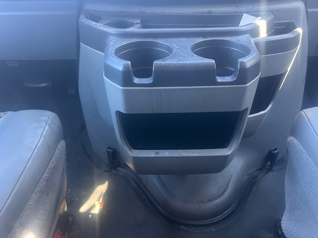 2011 Ford Econoline Image 8