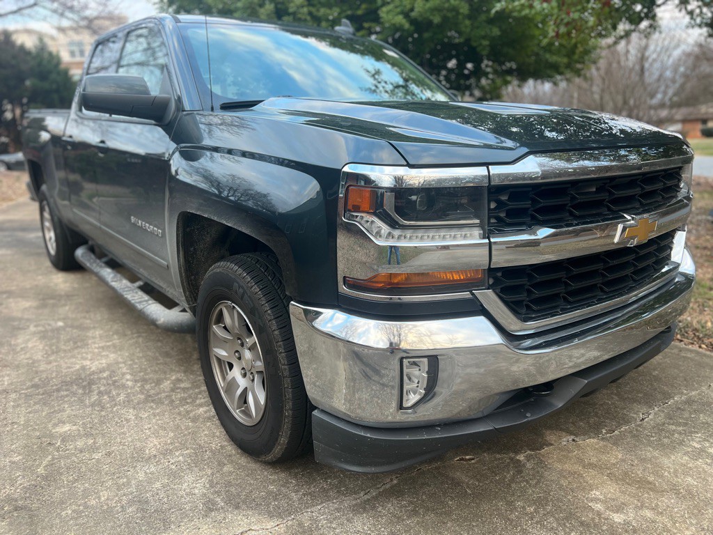 2017 Chevrolet Silverado 1500 Image 2