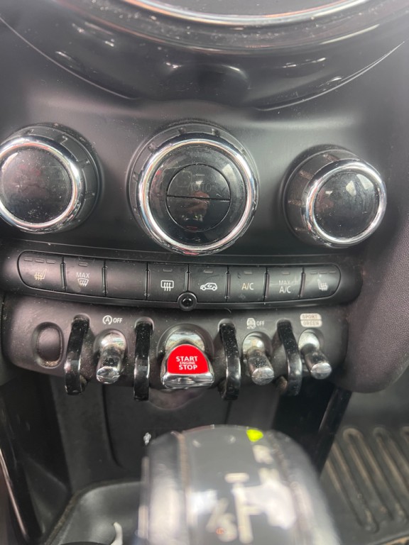 2019 MINI Cooper Image 5