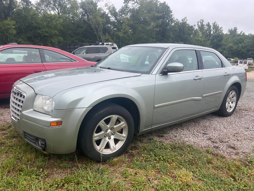 2006 Chrysler 300 Image 1