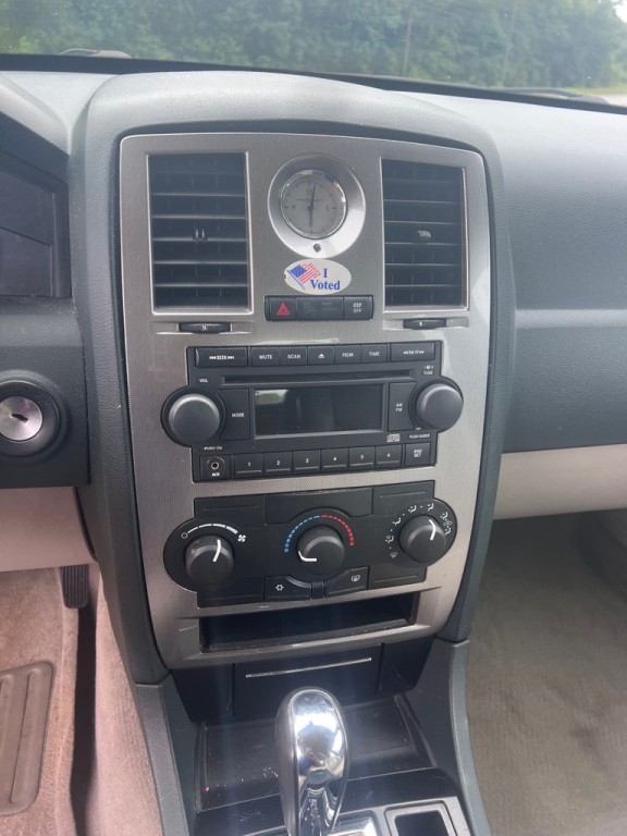 2006 Chrysler 300 Image 7