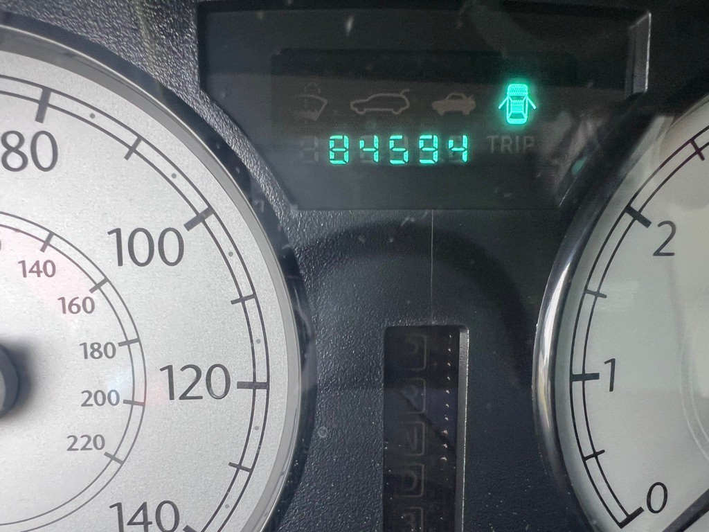 2006 Chrysler 300 Image 8