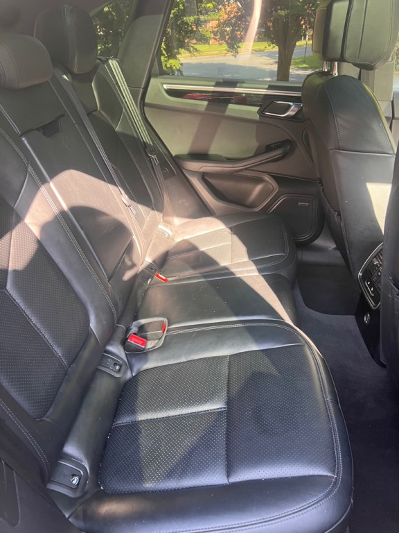 2018 Porsche Macan Image 3