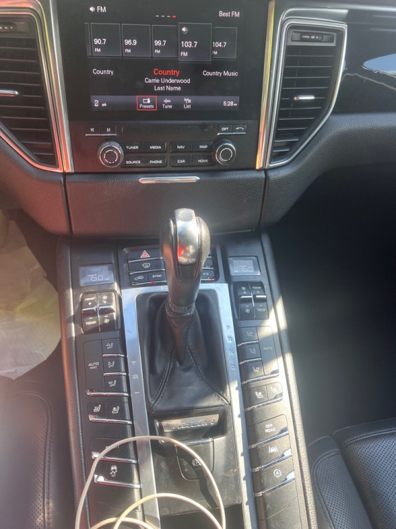 2018 Porsche Macan Image 5