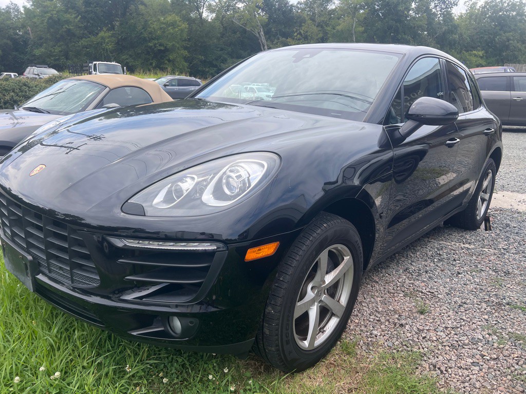 2017 Porsche Macan Image 1