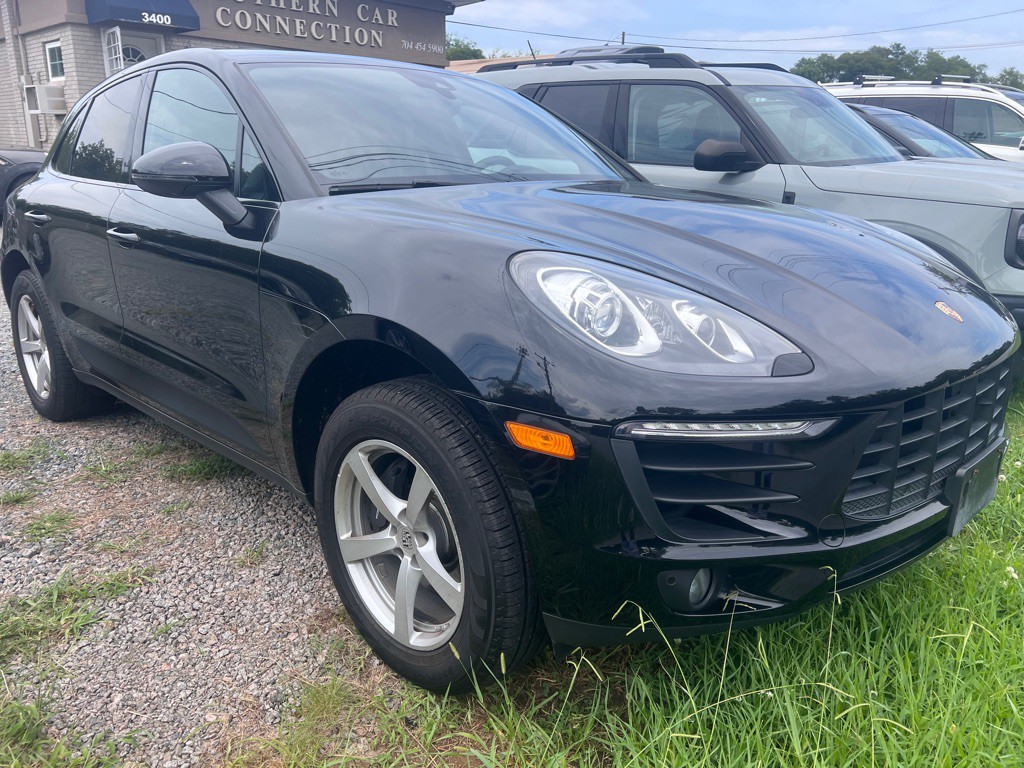 2017 Porsche Macan Image 2