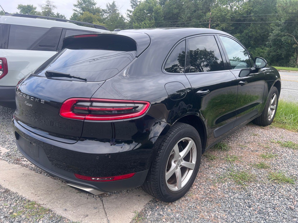 2017 Porsche Macan Image 3