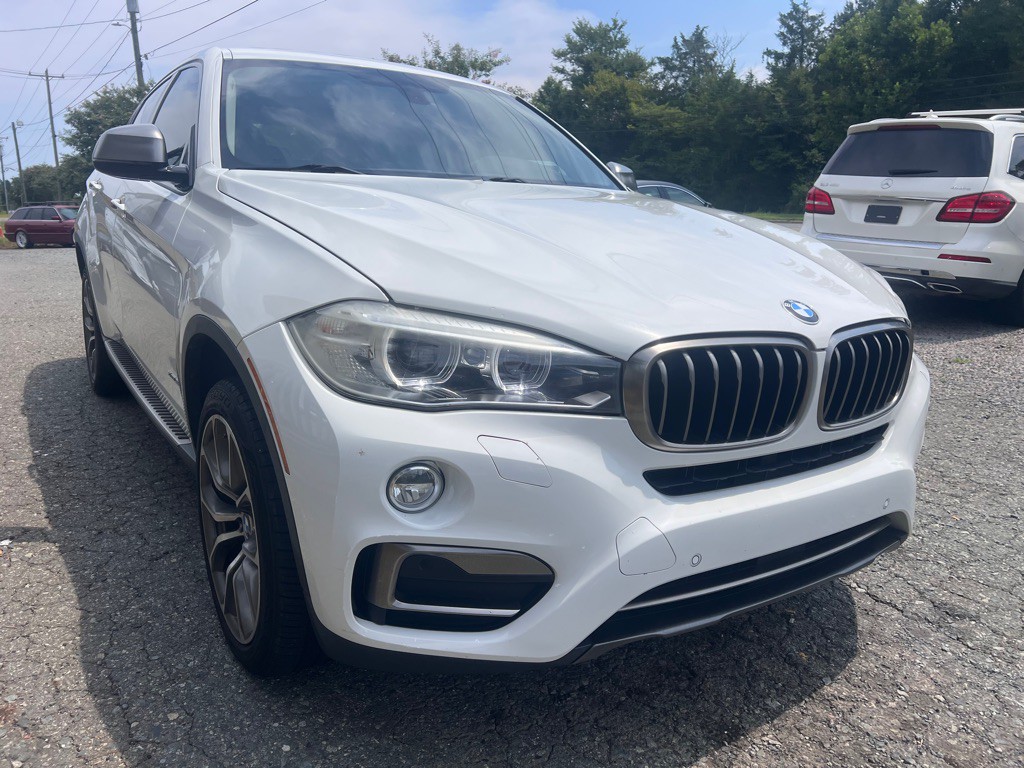2015 BMW X6 Image 2