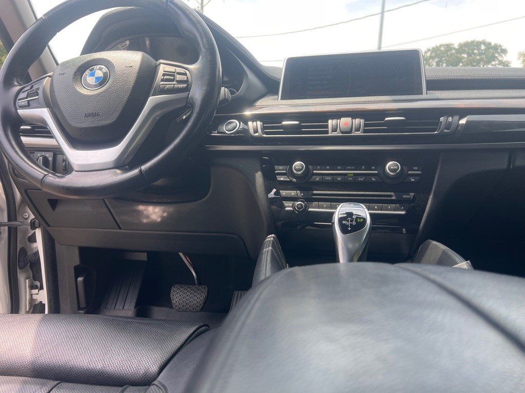 2015 BMW X6 Image 6