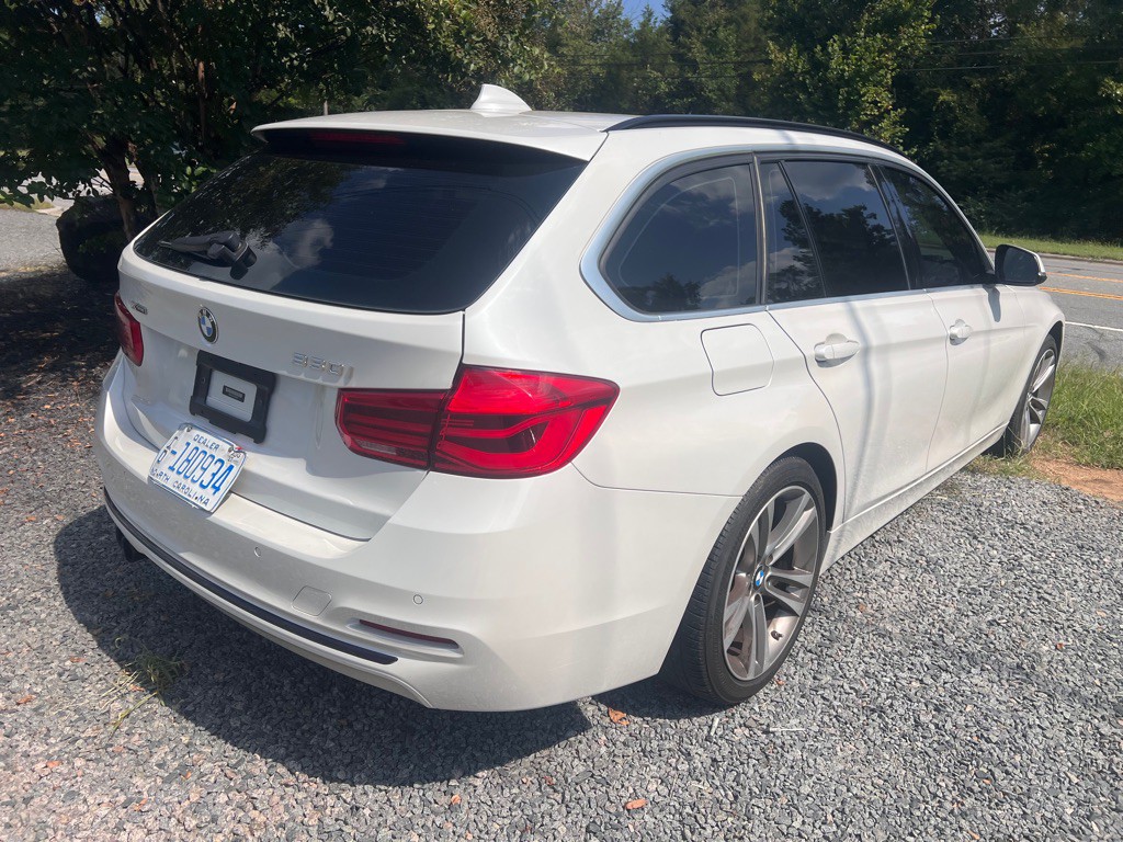 2017 BMW 3 Series Image 3