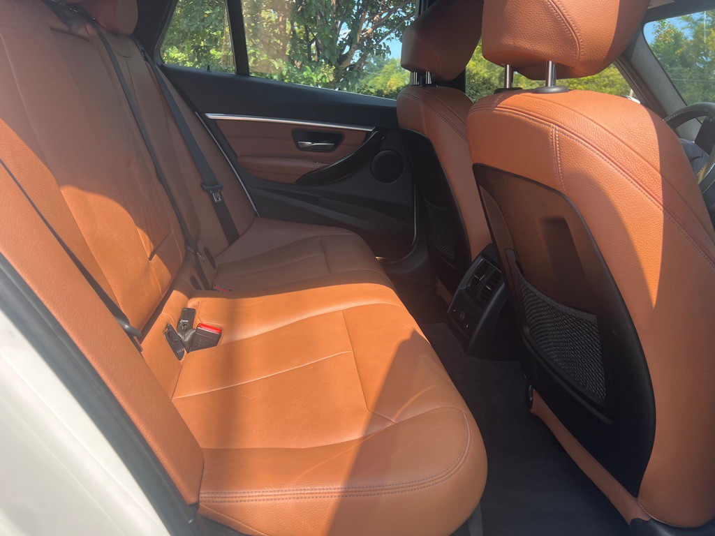 2017 BMW 3 Series Image 7