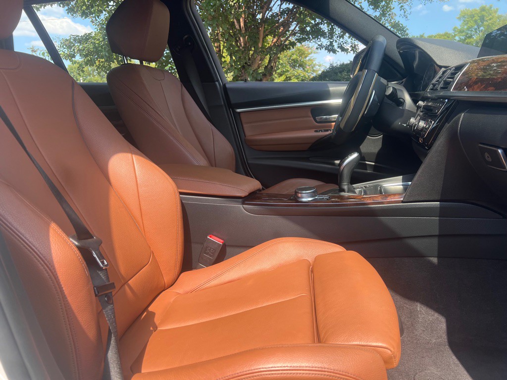 2017 BMW 3 Series Image 8