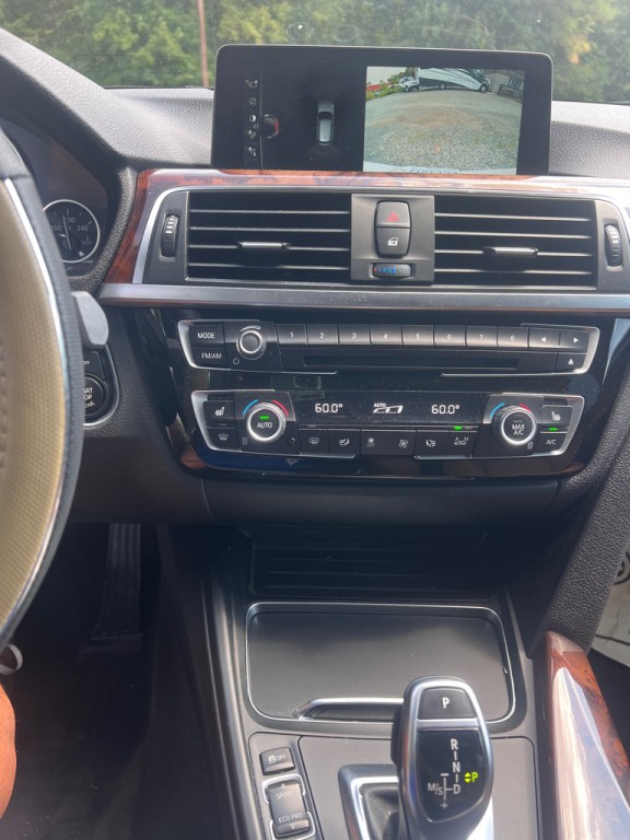 2017 BMW 3 Series Image 12